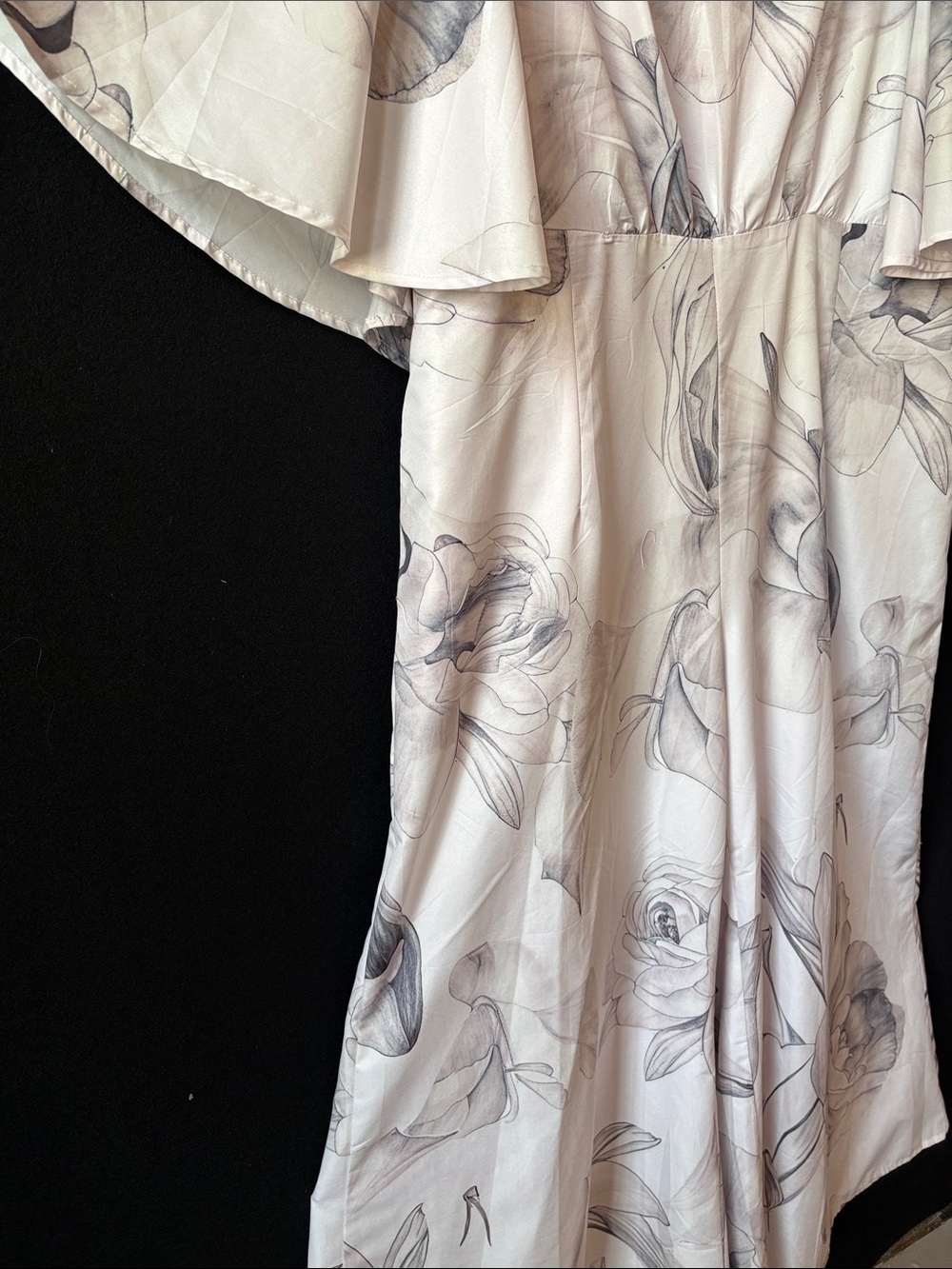 Light Cream Floral V-Neck Wide-Leg Jumpsuit - Picture 3 of 11
